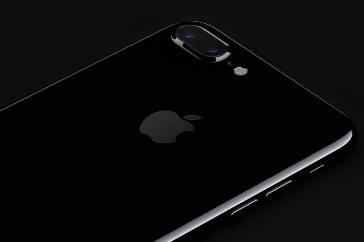 Apple Says `Small Percentage' of IPhone 7s Need Component Repair