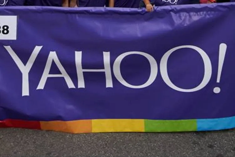 Verizon Said to Cut About 2,100 Jobs in Merger of Yahoo With AOL