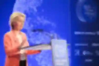 Von der Leyen Supports Child Social Media Curbs