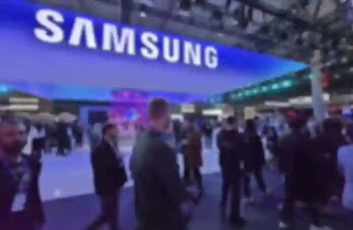 Samsung Mobile Unit Reports Loss in Q3