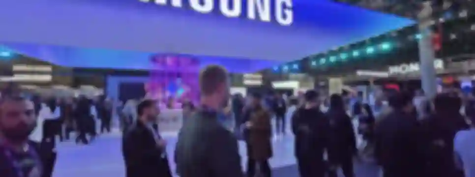 Samsung Mobile Unit Reports Loss in Q3
