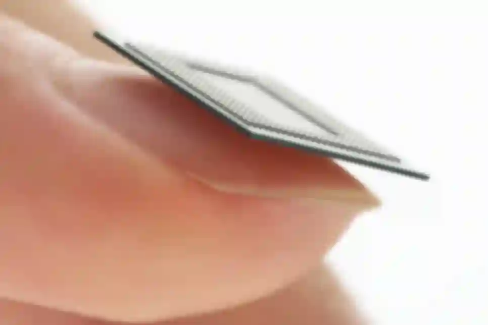 Samsung Begins Mass Production of the Thinnest DRAM