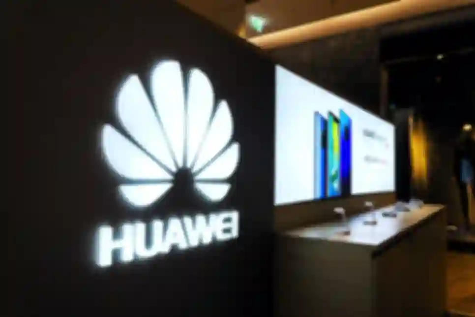 Huawei Profit Drops 36 Percent in H1