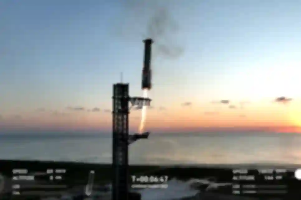 SpaceX Successfully Lands Starship Booster