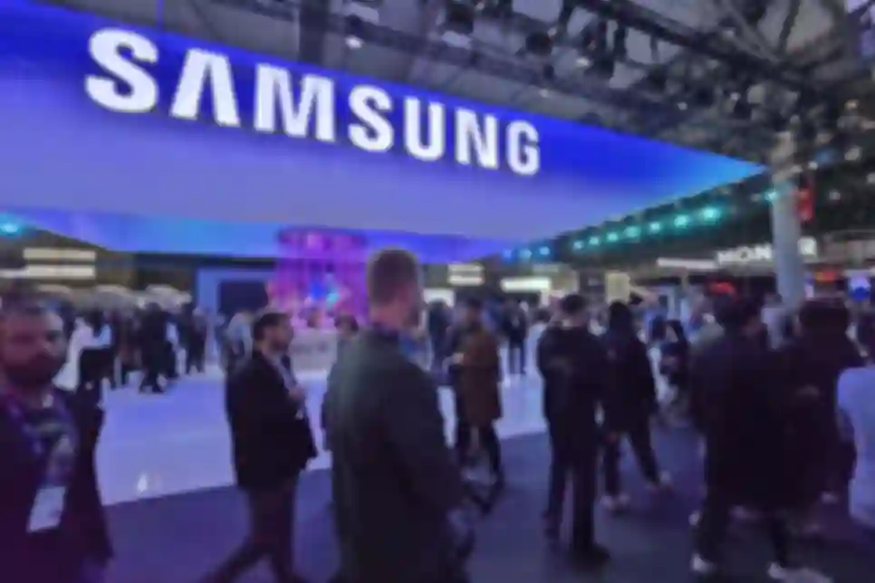 Samsung Mobile Unit Reports Loss in Q3