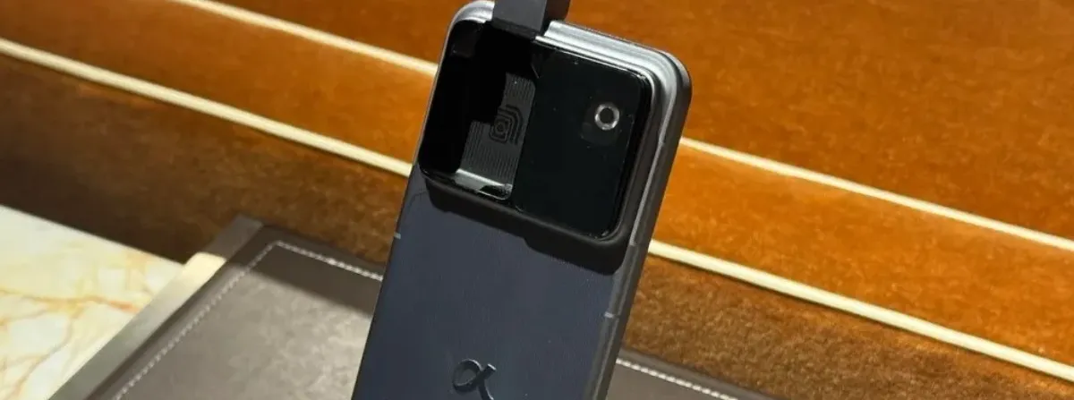 Honor Unveils Robot Phone Launch Date