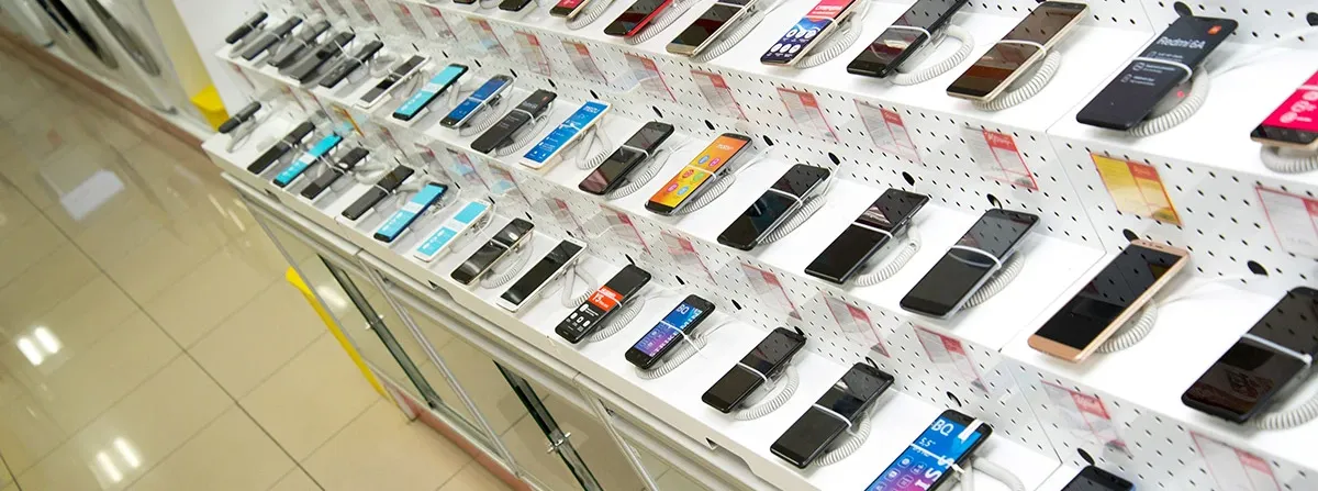 European Smartphone Shipments Drop 6 Percent in 1Q26
