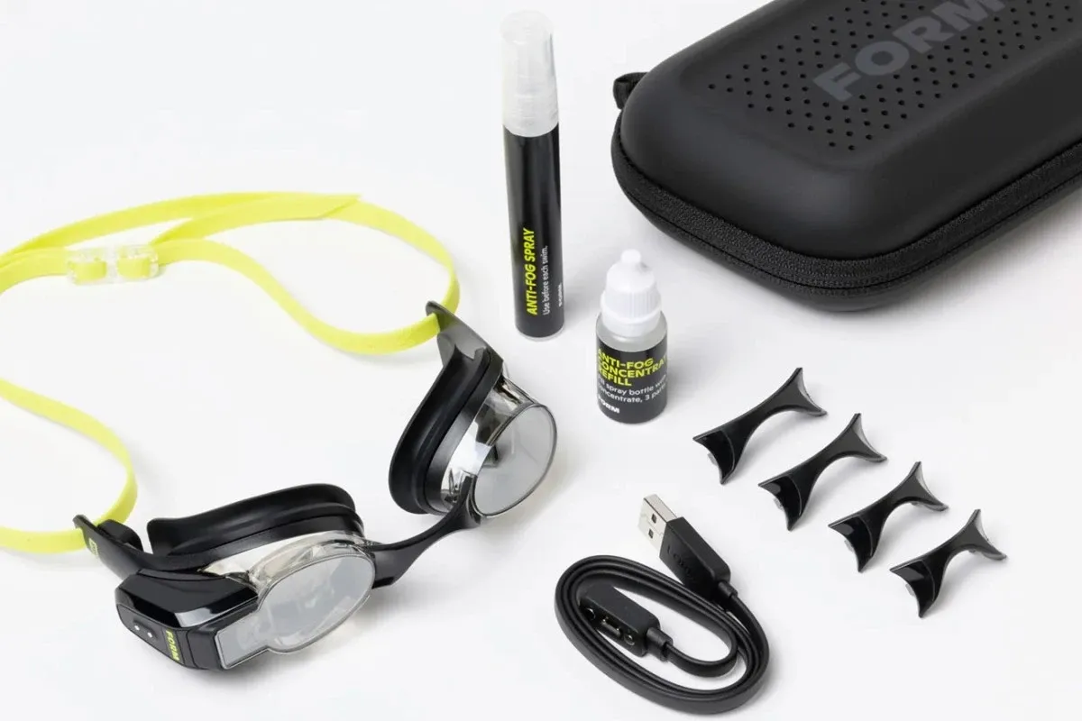 Form Unveils New AR Swimming Goggles