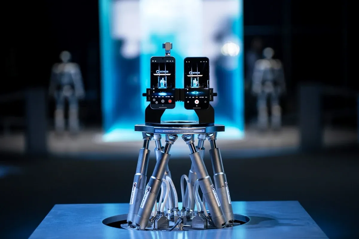 Honor Launches Robot Phone