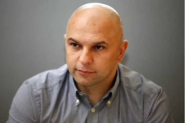 Startups Need More Than Money; They Need Investors Who Open the Door to the Market