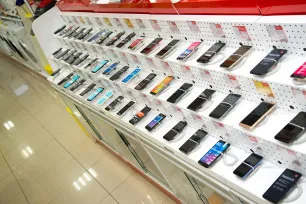 Smartphone Shipments Continue to Decline in 2Q23