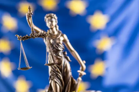 Apple Negotiates with EU to Dodge App Store Fines