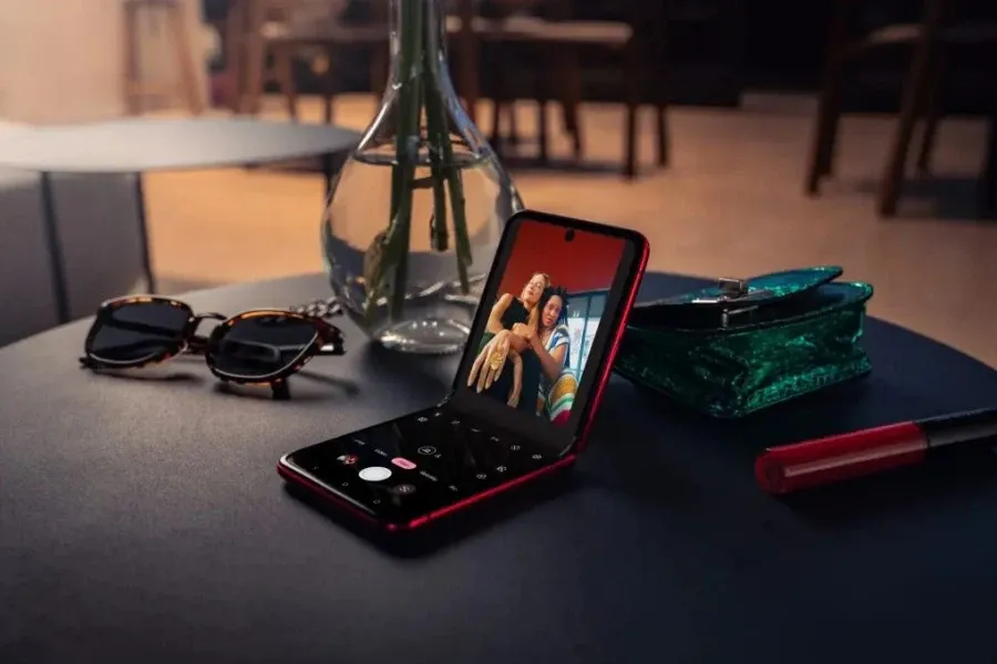 Motorola Expands Foldable Offer