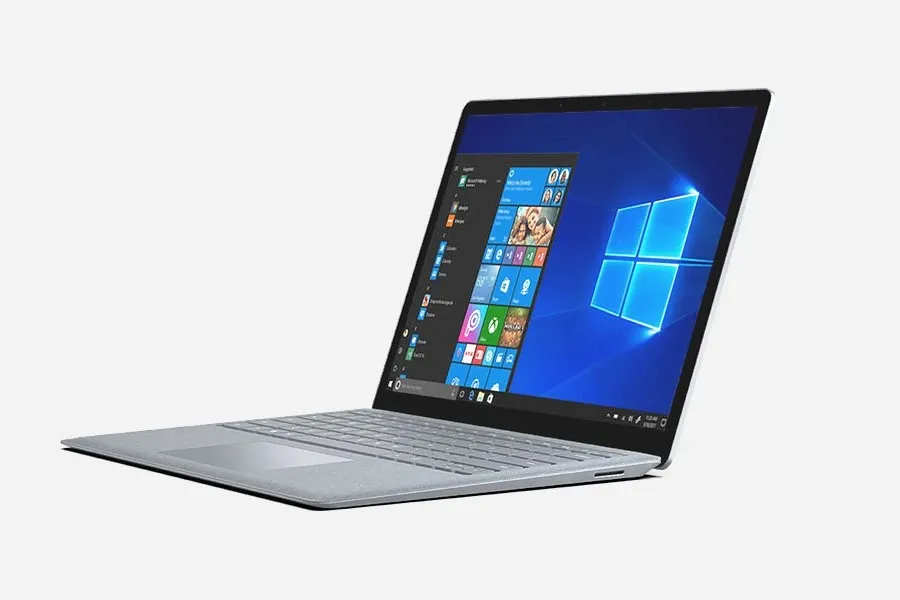 Microsoft Presents $999 Laptop in Hardware Push to Rival MacBook
