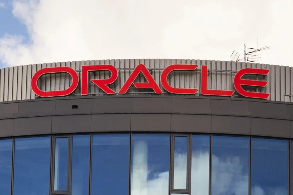 Oracle Slips on Disappointing Forecast as Cloud Woes Persist