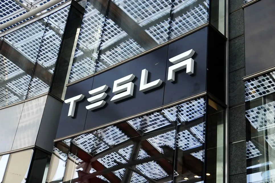 Tesla Raises Prices as Musk Backtracks on Closing Stores