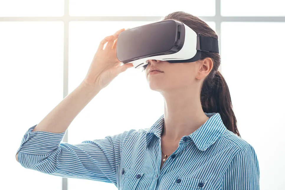 Shipments of AR/VR Headsets Decline Sharply in 2022