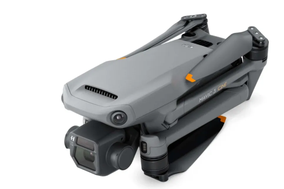 DJI Introduce New Mavic 3 and Mavic 3 Cine