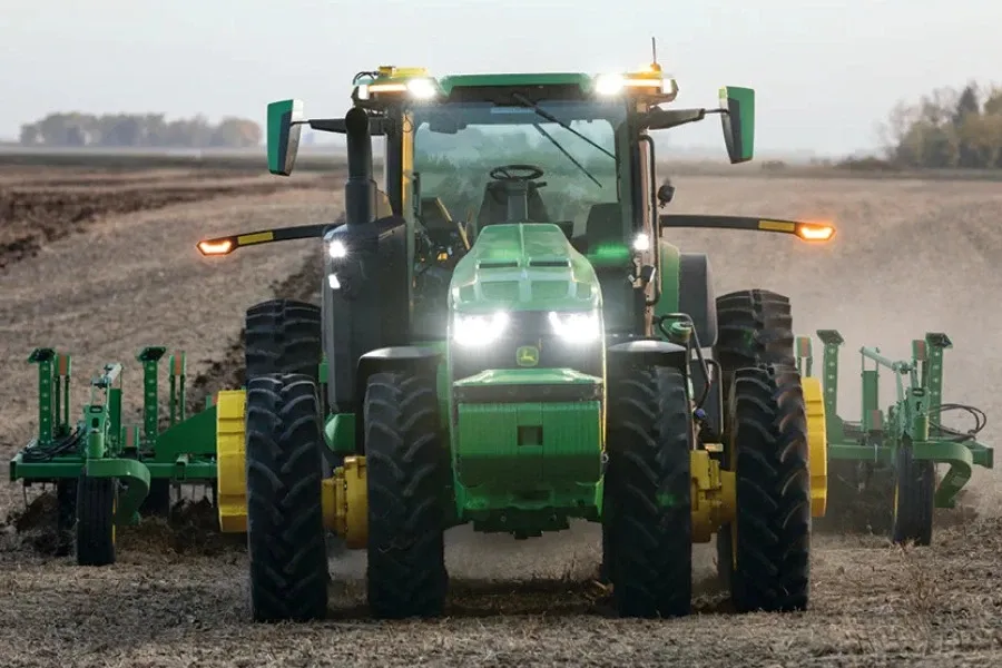 John Deere Showcased Self-Driving Tractor at CES 2022