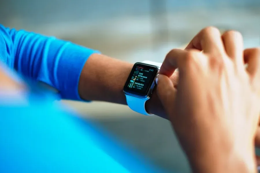 Apple Is Said to Develop EKG Heart Monitor for Future Watch