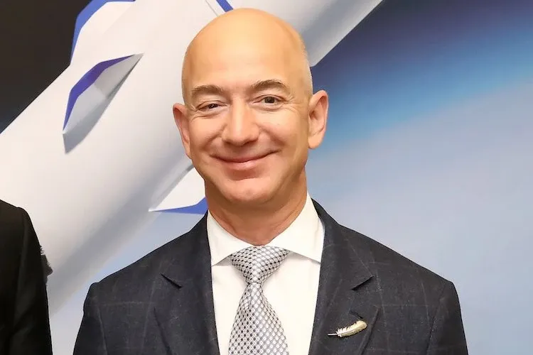 Bezos Rises to Become World's Second Richest With Amazon Surge